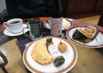 Jajanan Pasar dan Jadoel Ada di Sini, Nostalgia Banget!