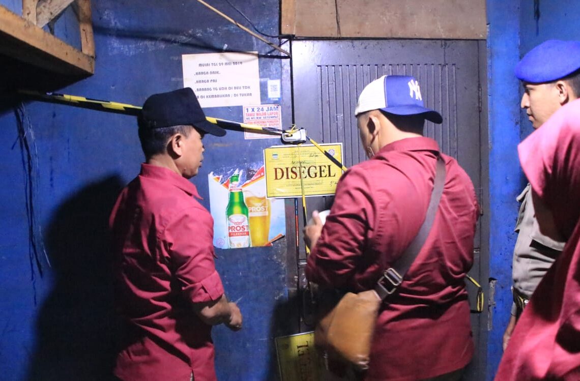 Gelar Penertiban, Satpol PP Amankan Ratusan Minuman Beralkohol Ilegal