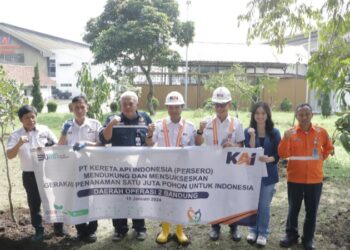 Ambil Bagian Dalam Program 1 Juta Pohon, Daop 2 Bandung Tanam 386 Pohon