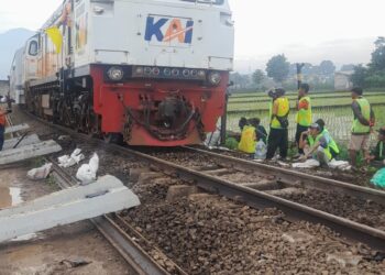Evakuasi eks KA Turangga dan Commuterline Berhasil Dilakukan, Perjalanan Kereta Kembali Normal