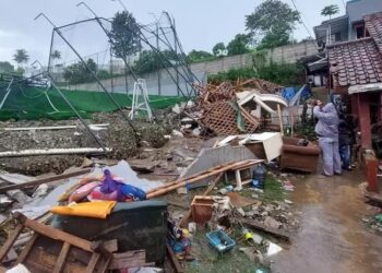Banjir Terjang Cimahi, Puluhan Rumah Rusak