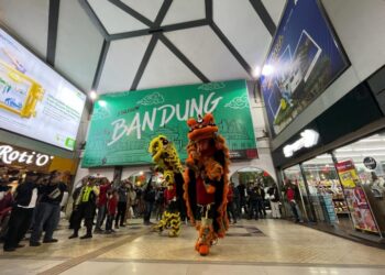Meriahkan Tahun Baru Imlek, Daop 2 Bandung Gelar Festival Barongsai dan Bagi-bagi Angpao