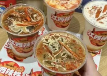 Unik, Es Kopi Dengan Campuran Cabai Viral di China