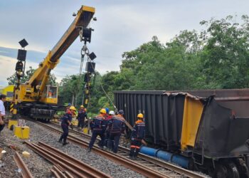 Pemasangan Girder Fly Over Bantaian Roboh di Jalur KA Gunung Megang – Penanggiran, KAI Ingatkan Stakehoders Tingkatkan Keselamatan