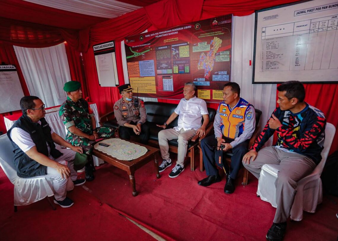 Cek Kesiapan, Pj Wali Kota Bandung Tinjau Pos Pengamanan Idulfitri