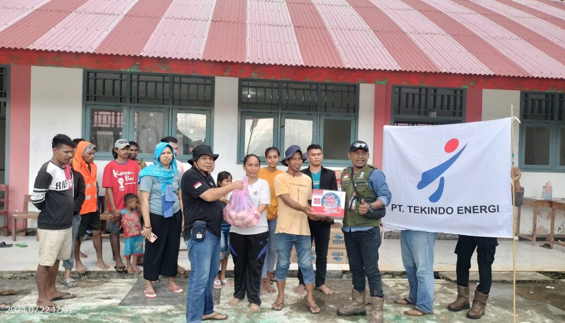 Peduli Korban Banjir Weda, PT Tekindo Energi Salurkan Bantuan Makanan dan Susu Untuk Warga Halmahera Tengah