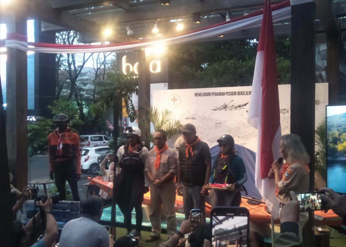 Tim Ekspedisi Kayak Laut Dayung Jelajah Nusantara Akan Eksplorasi Keindahan  Alam Belitong