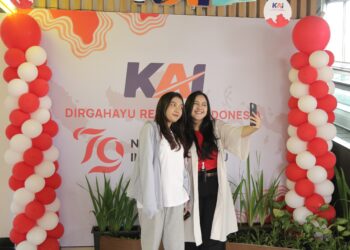 Sambut HUT RI Ke-79, KAI Daop 2 Bandung Hadirkan Ornamen Khusus di Kereta Api dan Stasiun