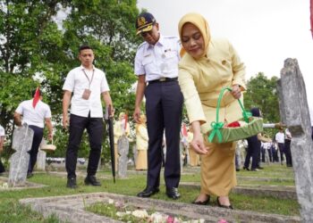 HUT ke-79, KAI Gelar Tradisi Tabur Bunga di TMP Cikutra