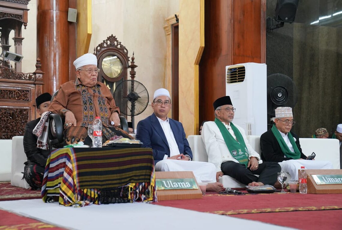 Ahmad Syaikhu Kenang Jasa KH. Noer Ali di Peringatan Maulid Nabi