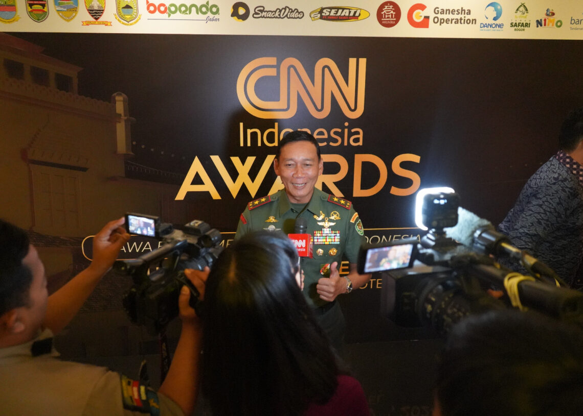 Pangdam III/Slw Raih Special Awards Outstanding Military Leadership in Defense & Security