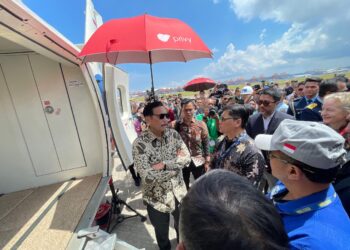 Menkomarves dan Menhub Tinjau Pesawat N219 di Pembukaan Bali International Airshow 2024
