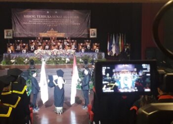 ISBI Bandung Wisuda 295 Mahasiswa Mahasiswi di Semester Gasal Tahun 2024