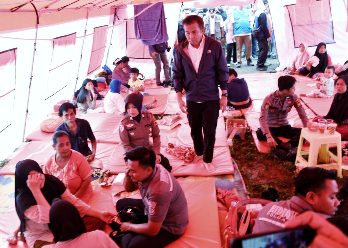 Bey Machmudin Ingatkan Petugas, Keselamatan Warga Prioritas Utama