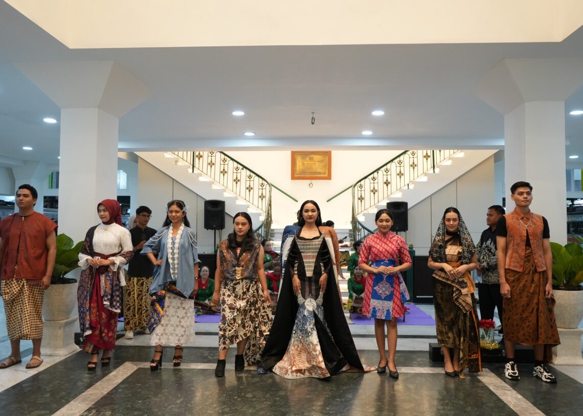 KAI Gelar Batik Roadshow di Stasiun Yogyakarta