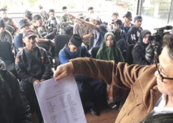 Puluhan Warga KBB Geruduk PLN UIP JBT