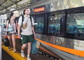 Tak Ada Kompromi! KAI Tak Akan Kurangi Penjagaan di Perlintasan Sebidang Resmi