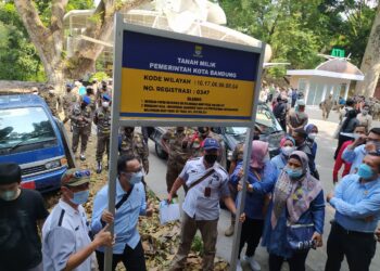 Bandung Zoo Disegel, Nasib Karyawan Belum Jelas