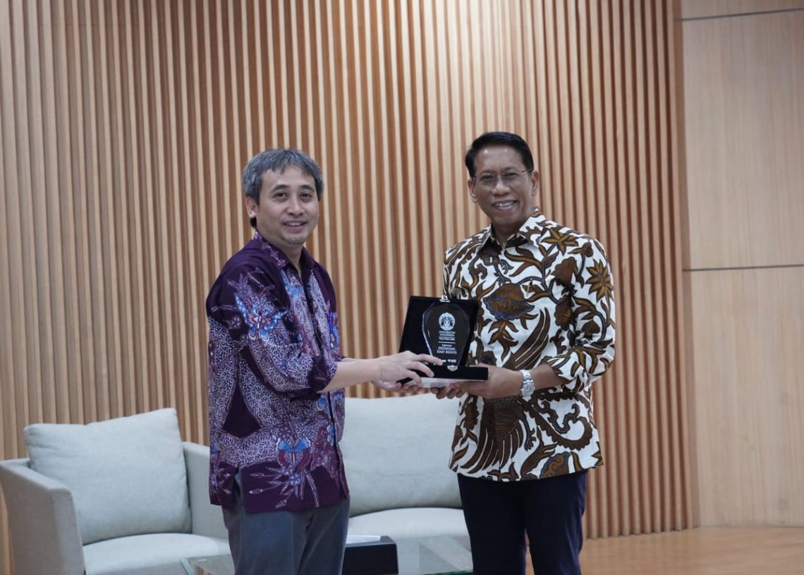 Jadi Narasumber di FEB UI, Dirut KAI Bahas Sustainability dalam Transportasi Perkeretaapian