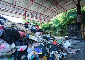 Diawasi 24 Jam, Buang Sampah di Jalanan Kota Bandung Bisa Kena Pasal