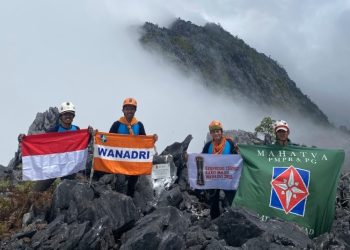 Tim Ekspedisi Wanadri Berhasil Capai Puncak Tebing Kaku Mahu, Pulau Buru