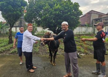 Bantu Cegah Stunting di Lingkungan KRS, BKKBN Jabar Bagikan Daging Qurban