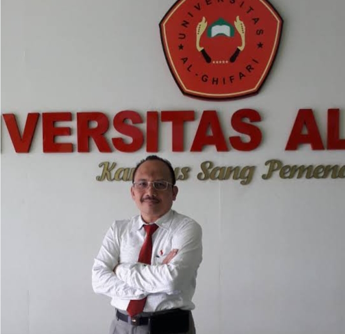 Rektor Universitas Al Ghifari, Prof. Dr. H. Didin Muhafidin, S.I.P., M.Si.,