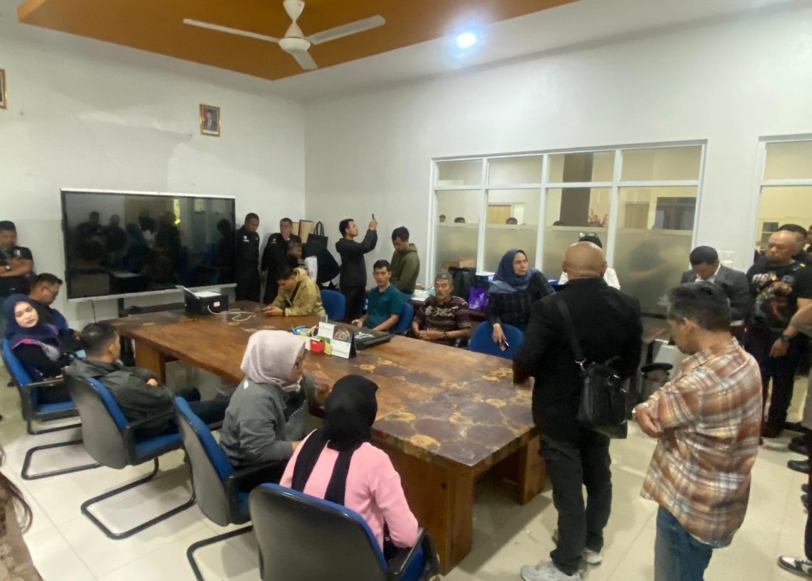 Tak Tahu Diri!  TSI Ngeyel Ngekos di Bandung Zoo