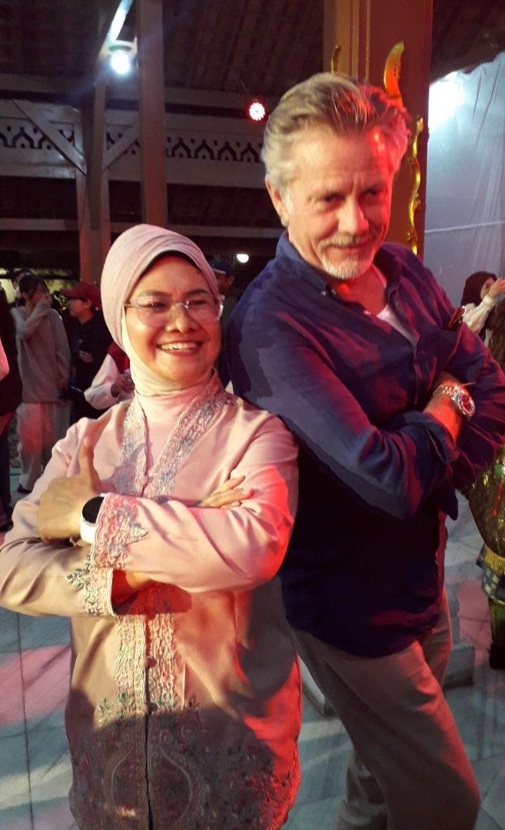 Prof. Dr. Hj. Een Herdiani, M.Hum, dosen senior ISBI Bandung yang memprakarsai pementasan Wayang Wong Priangan dengan Lakon Jabang Tutuka