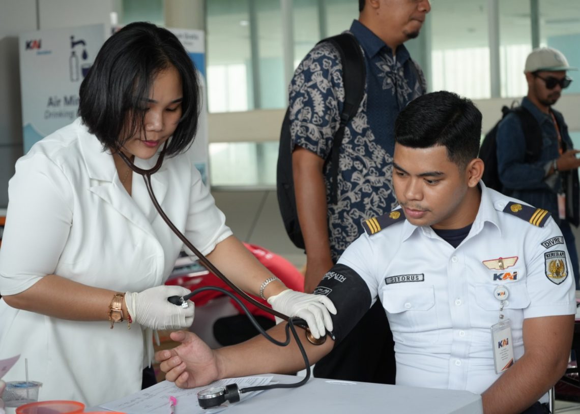 Dari Rel ke Ruang Sehat, KAI Tebar Kepedulian di HUT ke-80