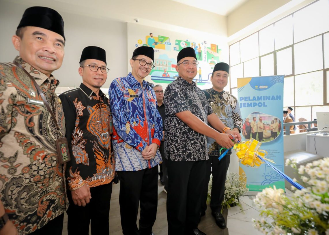 Layanan Terpadu Disdukcapil Bandung, KK Baru Hadir Usai Akad Nikah