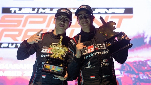 Ryan Nirwan dan Adi Indiarto sukses menyapu bersih dua podium pertama di Kejurnas Sprint Rally 2025