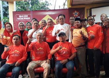 Kibar Panji Golkar dan SOKSI di Atap Negeri, Misi Emas Tiga Kader Jabar Menuju Puncak Rinjani