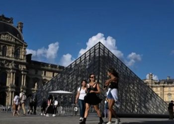Pencurian di Jantung Seni Dunia, Louvre Tutup Usai Perhiasan Napoleon Raib