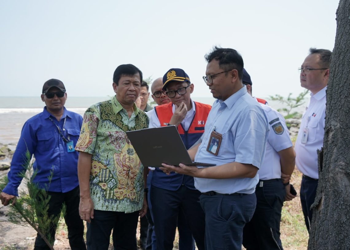 Rel Kereta Jadi Tulang Punggung Kawasan Industri di Batang