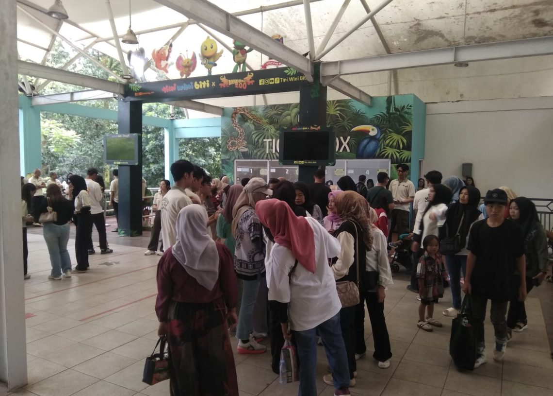 Dari Botram hingga Nostalgia Sekolah, Bandung Zoo Kembali Jadi Rumah Bahagia Warga