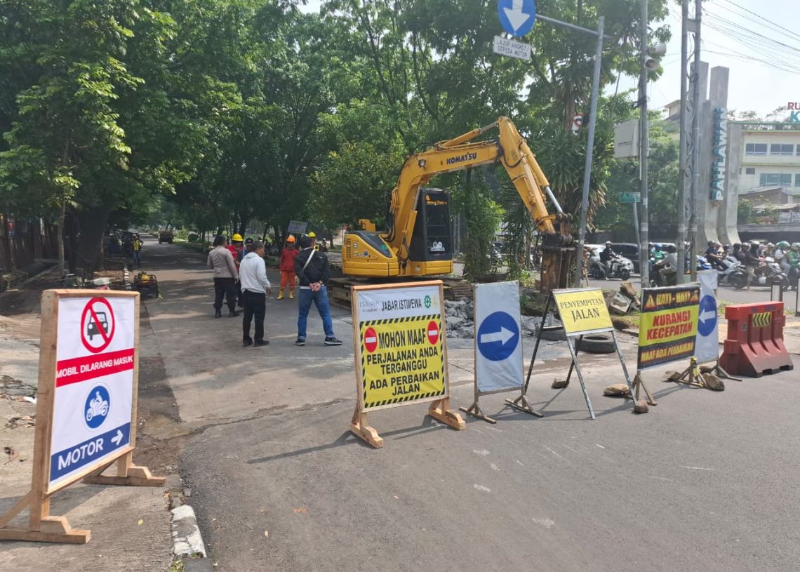 Pemkot Bandung Kejar Target Perbaikan Jalan 100 Persen Akhir Tahun