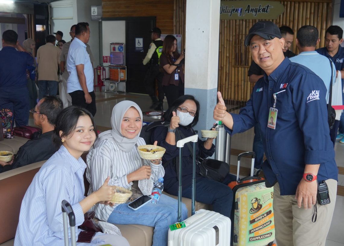 KAI Ajak Warga Bandung Rayakan Ketahanan Pangan Lewat Rebusan Tradisional
