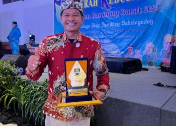 Ayo Sunaryo Raih Anugerah Kebudayaan Kabupaten Bandung Barat 2025. Dedikasi Seni Tari Berbuah. (Foto : Istimewa)