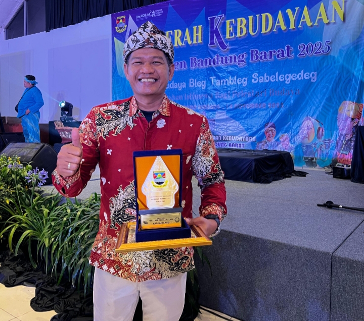 Ayo Sunaryo Raih Anugerah Kebudayaan Kabupaten Bandung Barat 2025. Dedikasi Seni Tari Berbuah. (Foto : Istimewa)