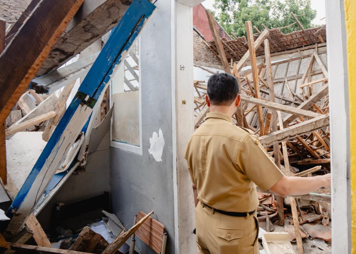 Pasundan Gempar! Kelas Ambruk, Siswa Dievakuasi dan Jalani Rawat Jalan