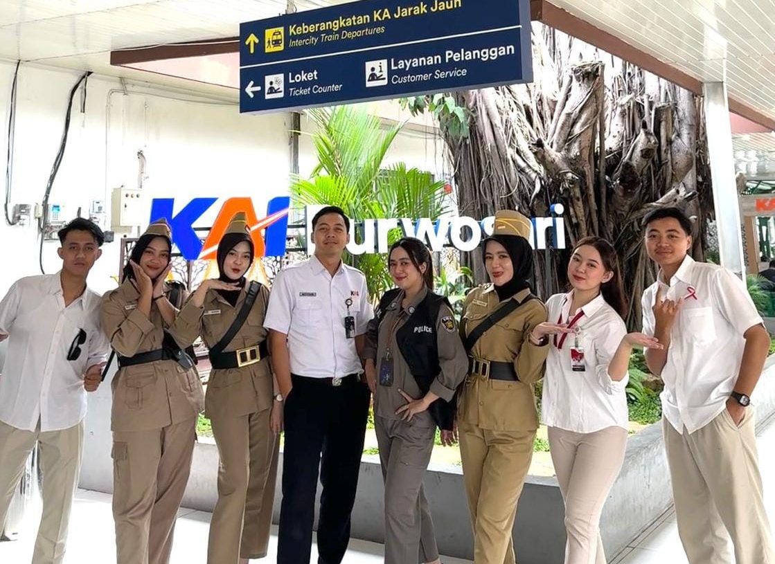 Layanan Bernuansa Kepahlawanan Sambut Penumpang KAI