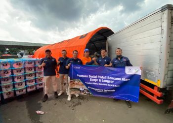 Dari Bandung ke Aceh, PTDI Melintasi Awan Salurkan Bantuan Kemanusian