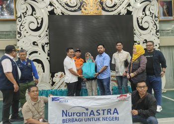 Astra dan Kemenko PMK Turun Cepat ke Warga Terdampak Banjir Kabupaten Bandung