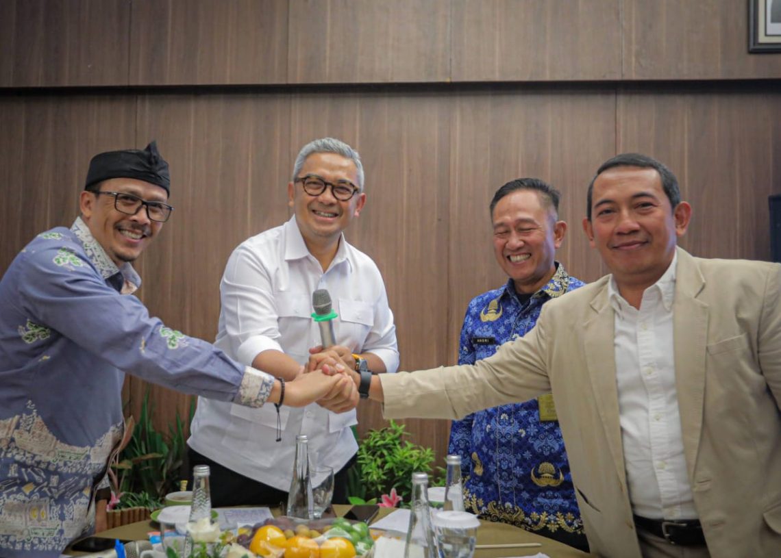 Upah Tak Cukup, Farhan Dorong Kesehatan Jadi Ukuran Kesejahteraan