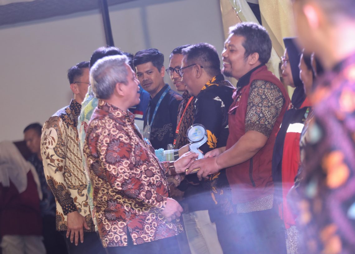 Duh! Pidato Solidaritas di Bandung, Tapi Angka Kemiskinan Bicara Lebih Keras