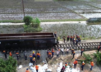 Ketika Jalan Terputus, Kereta Jadi Tulang Punggung Transportasi Nasional