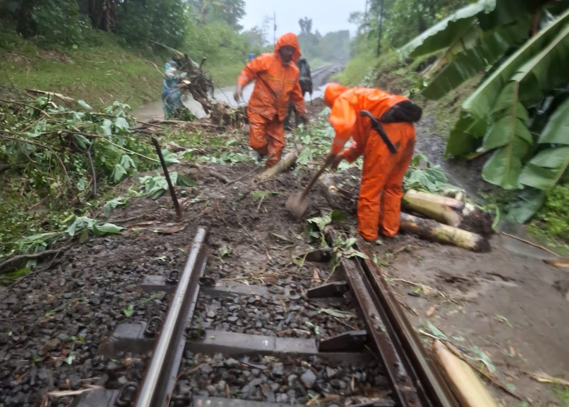 Keselamatan Kalahkan Kecepatan! Daop 2 Bandung Hentikan Perjalan KA