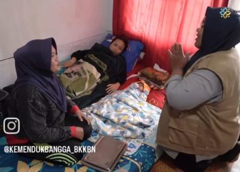 Di Balik Ban Bocor dan Jalan Terjal, Nurbaeti Melawan Stunting di Ciguha