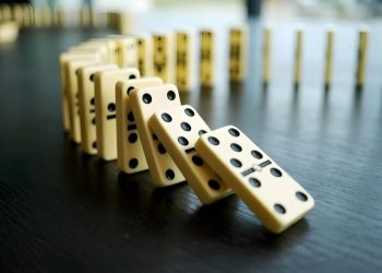 Domino, Industri Olahraga, dan Ambisi Ekonomi Baru di Balik Meja Permainan